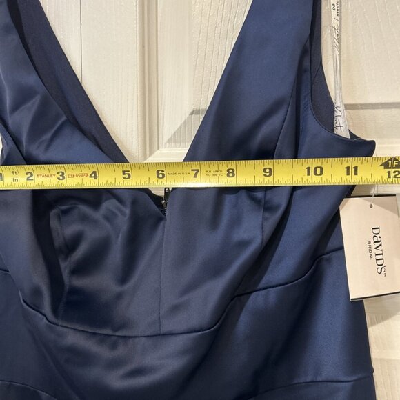 David's Bridal Marine V Neck‎ Stretch Satin Formal Gown Size 0 - Picture 9 of 12